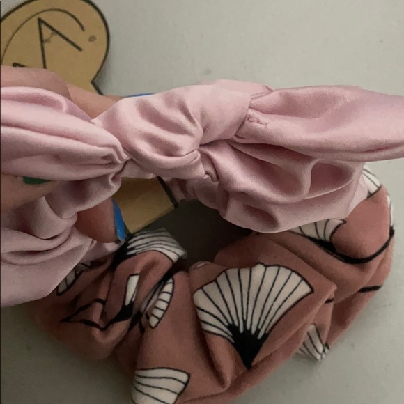 Scrunchies - Picture 4 of 5